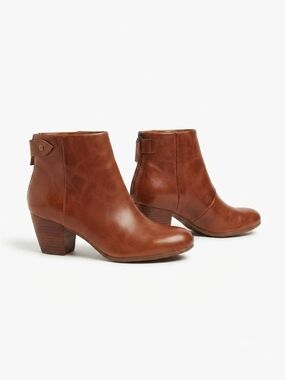 Comfortiva Cognac Leather Ankle Boots, Size 9, Excellent Condition